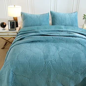 Winter Warm Velvet Quilt Set 3PCS Bedspread on the Bed King Queen Size Soft Decor Blanket for Bed Embroidered Coverlet