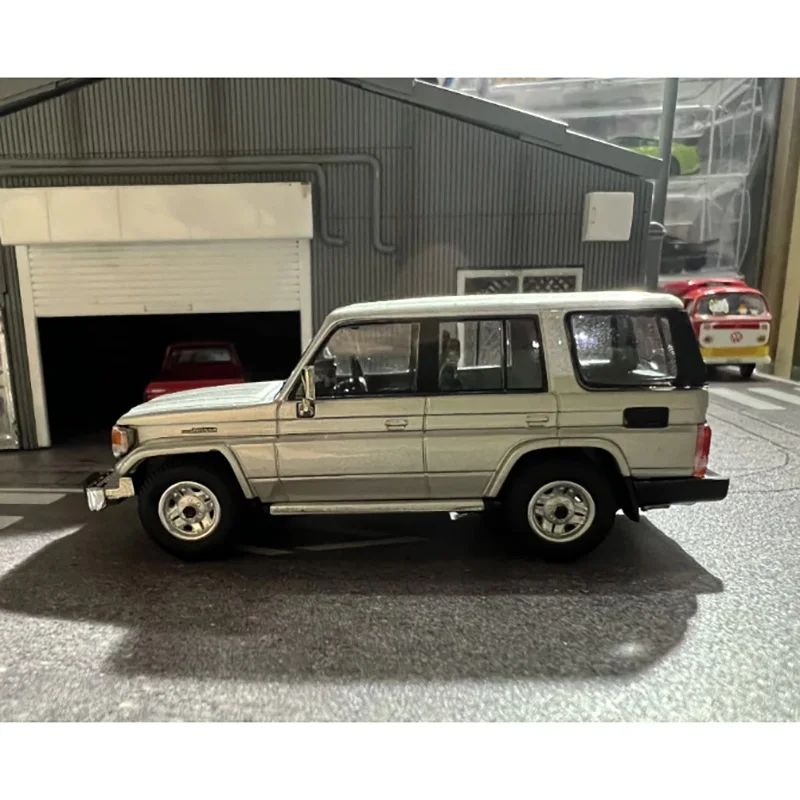 Hobby Japan 1:64 Scale Land Cruiser 70 ZX Alloy Simulation Car