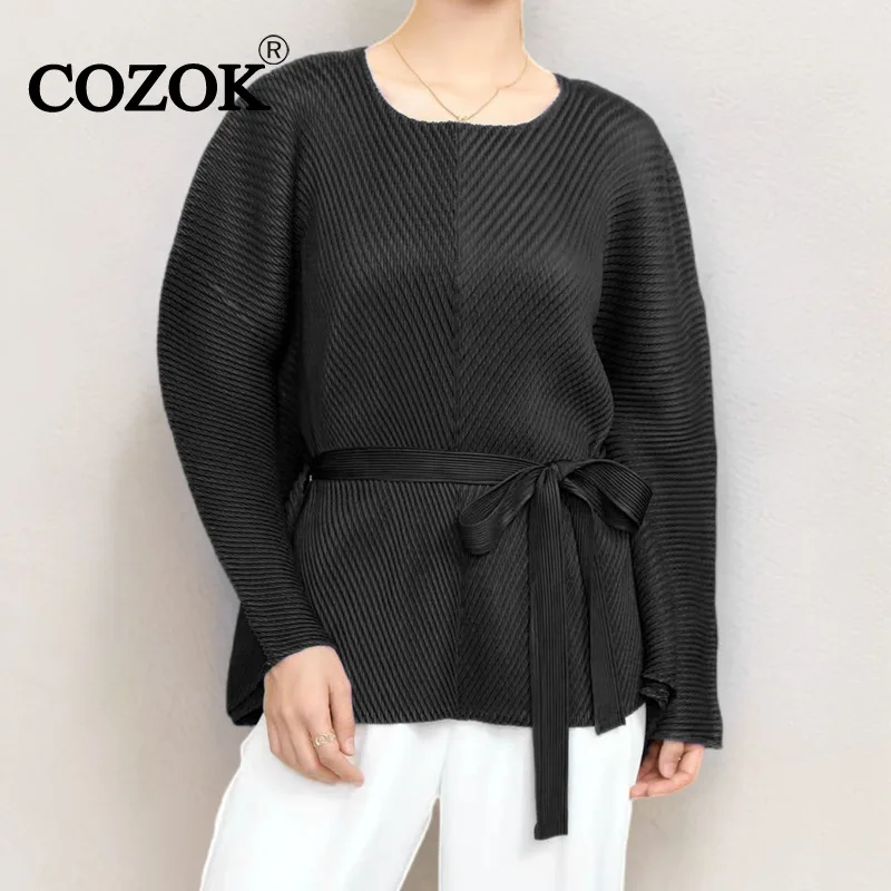 

COZOK Long Sleeved T-shirt For Women 2024 Spring Bandage Niche Solid Color All-match Casual Loose Fashion Pleated WS5009