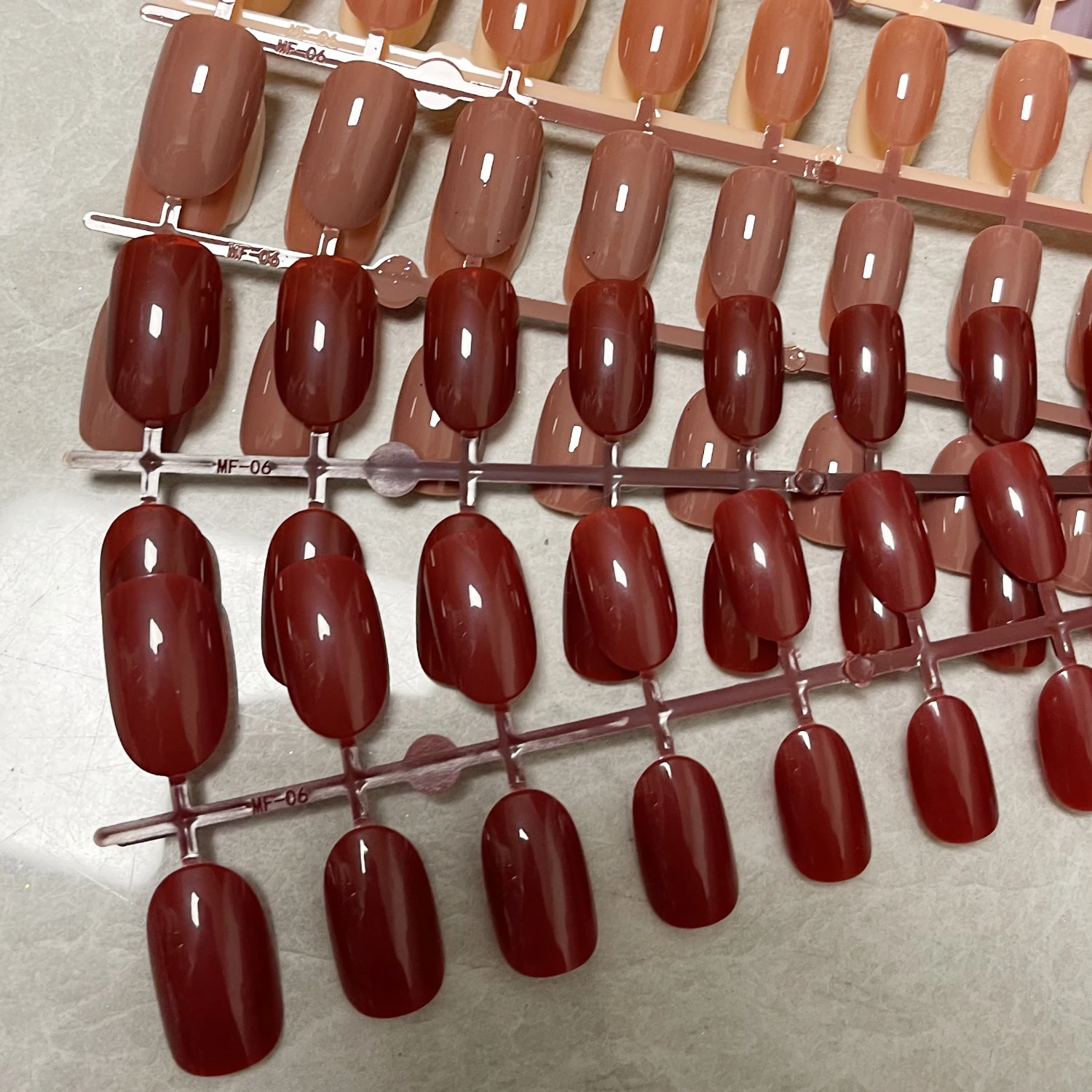 

Mirror Candy Color Medium Length False Nails Art Artificial Fingernails Fake Nail Dome Nail Full Cover Nail Art Finger 1/24Tips