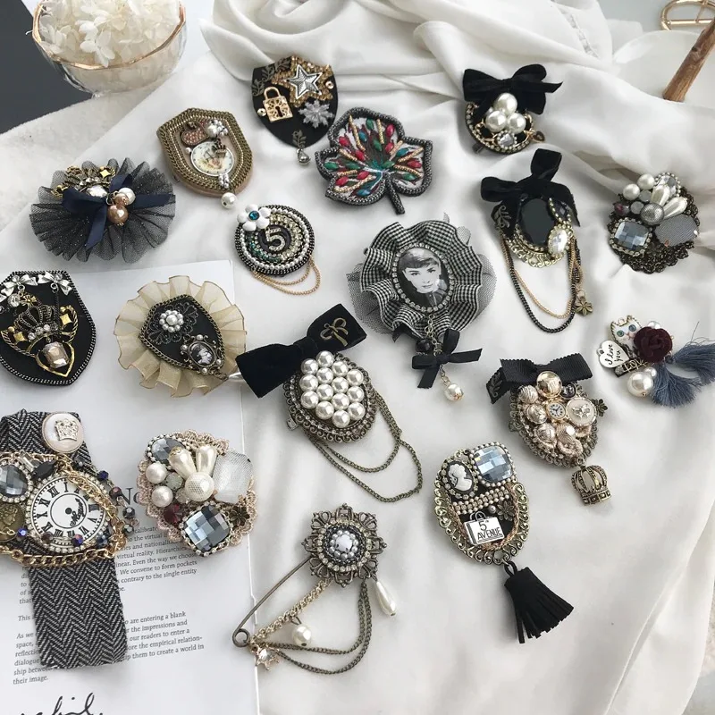 Spilla Vintage Camelia Con Perle E Nappa: Accessorio Fiore Per Donne, Spilla, Fermaglio E Bracciale