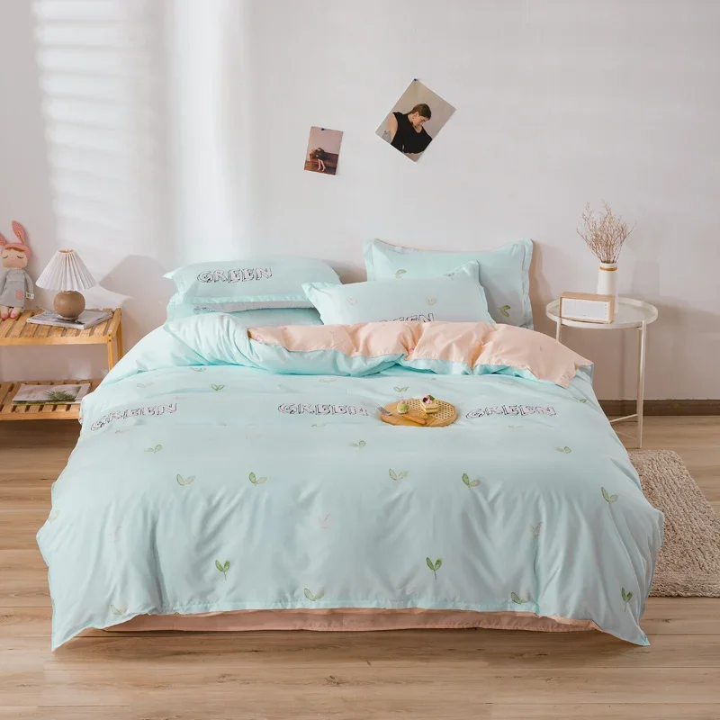 thumbnail image 1 of Juego de funda de edredón de estilo bohemio rosa con estampado de fresas de dibujos animados para dormitorio de niñas con 1 sábana y 2 fundas de almohada, funda de edredón suave, 1 of 5