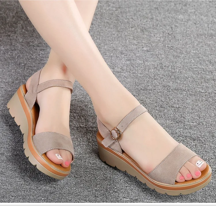 WOIZGIC المرأة الأم السيدات الإناث البقرة المدبوغ حقيقية أحذية من الجلد الصنادل منصة كول الصيف الشاطئ خارج عالية الكعب الكورية