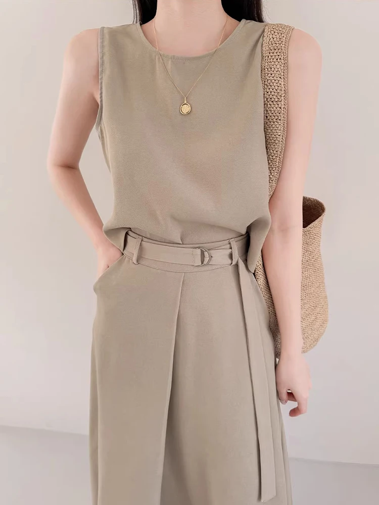 مجموعة من قطعتين عصرية لعام 2025 بدون أكمام بلون و...