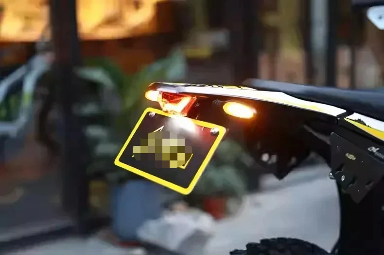 울트라 비 개선형 번호판 브래킷, 개선형 백라이트 브래킷 키트, 퀵 릴리즈 디자인, UB 번호판 브래킷