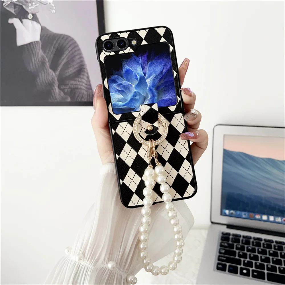 

Korea Rhombic lattice Bracelet Pearl Chain Leather Case For Samsung Galaxy Z Flip 5 Case for Galaxy Z Flip 4 Cover Z Flip3 Cover