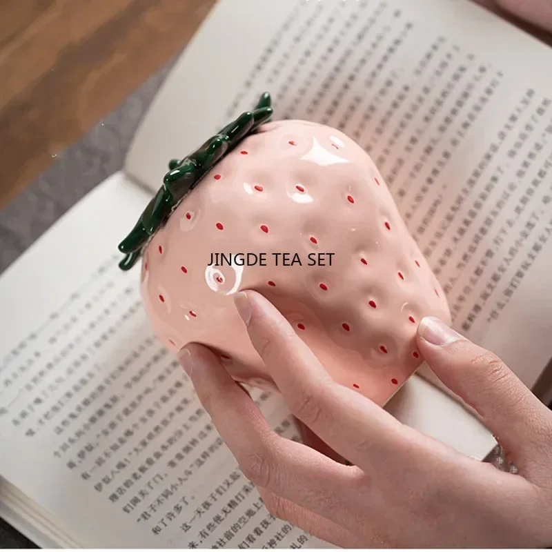 Chinese Ceramic Sealed Container Strawberry Shaped Storage Can Travel Coffee Candy Can Tea Set