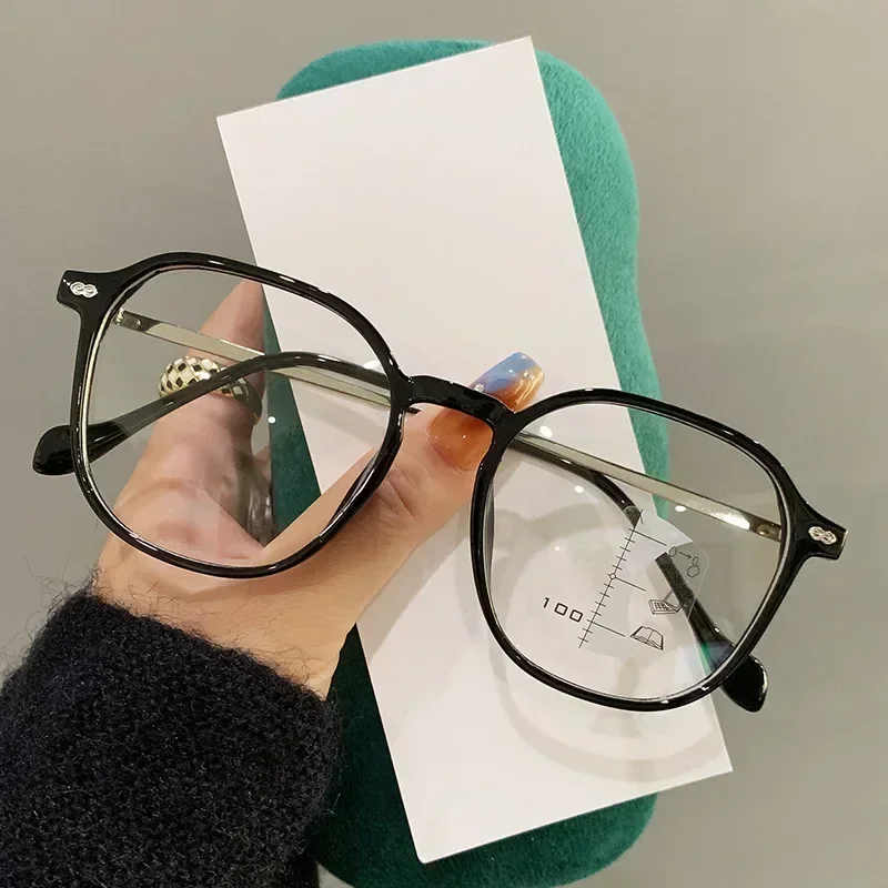 Fashionable Multifocal Reading Glasses for Men Women New Trend Square Presbyopia with Far Sight Unisex Vintage Hyperopia Eyewear 2