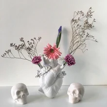 Heart Shape Flower Vase Resin Sculpture Flower Pot Dried Flower Container Home Decor Living Room Decoration Desktop Ornaments