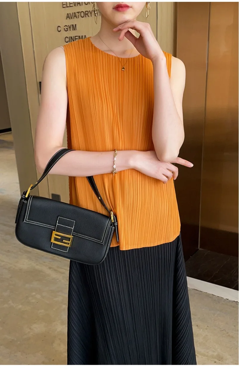 

ALSEY Miyake Women's Tops Sleeveless Slashed Round Neck Solid Color Women's Casual Bottom Office Lady Loose T-Shirt Summer New
