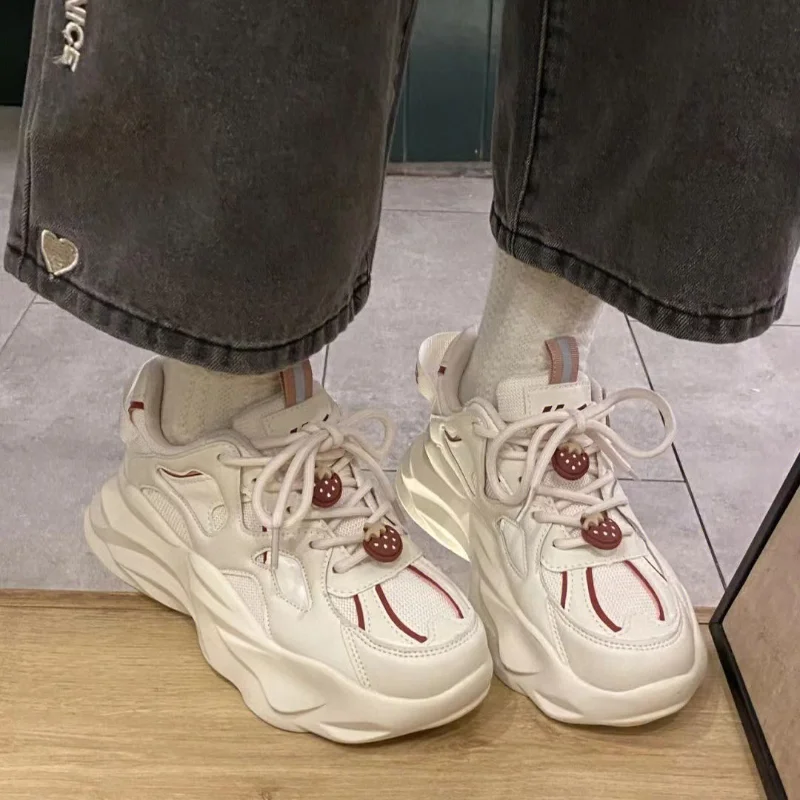 

2023 Spring and Summer Women's Strawberry Vulcanized Shoes New Fashion Thick Sole Sports Shoes Cute Student Platform Shoes