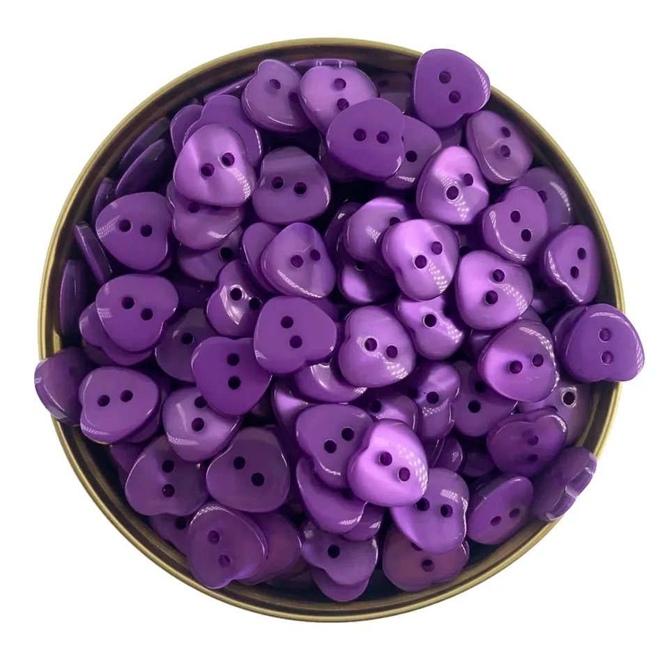 50 bottoni a forma di cuore da 12 mm, in resina, con retro piatto, a doppio foro, multicolore
