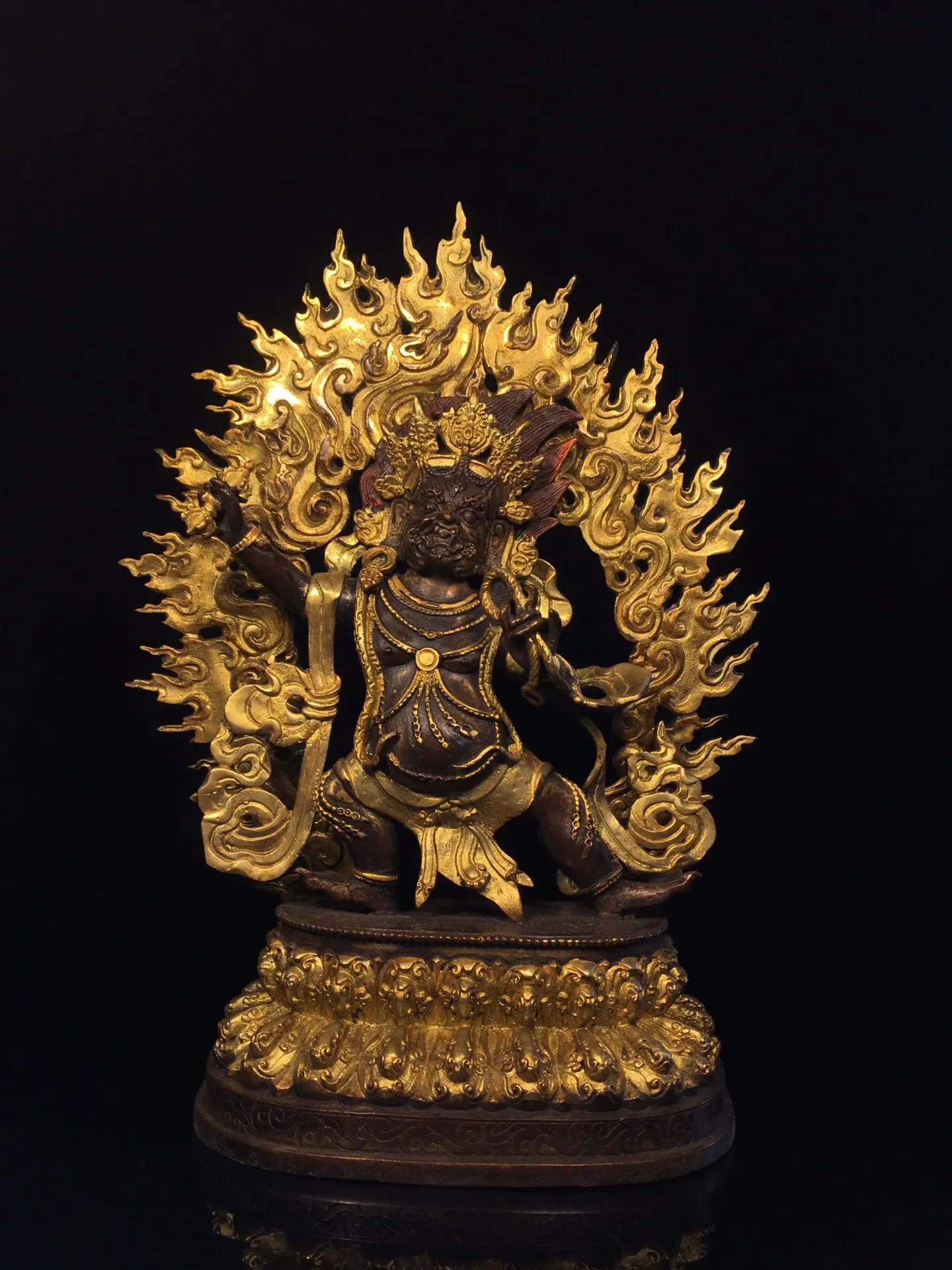 

14"Tibet Temple Collection Old Bronze Gilded Cinnabar Vajra Hand Bodhisattva Backlit Lotus Stage Worship Hall Town house