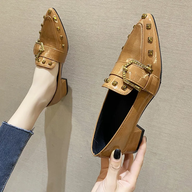 2024 Women's Spring New Rivet Women's Pointed Toe Thick Heels Fashion British Style Loafer Female Slip on Shoes Zapatillas Mujer