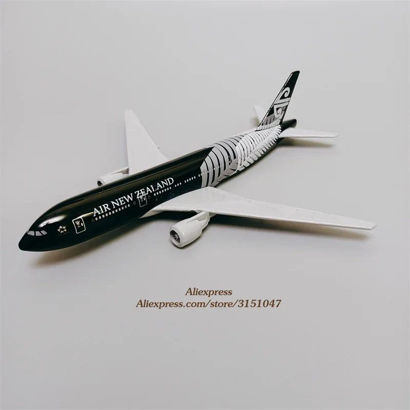 ホビット×ニュージーランド航空　ボーイング777 プラモデル 16センチメートル黒ニュージーランド航空航空ボーイング777 B777
