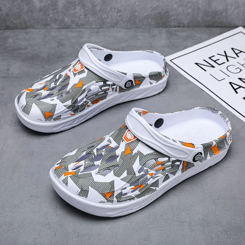 Men Sandals Outdoor Summer Beach Slippers Soft Bottom Hollow Garden Clogs Shoes Big Size Sports Slippers