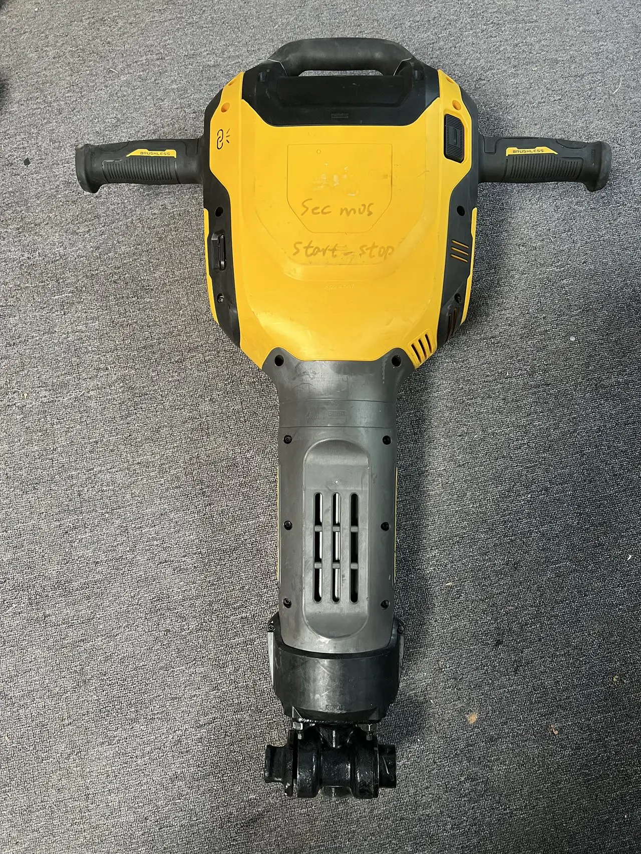 DEWALT Cordless Crusher Hammer 38 pounds 40 joules DCH 966 lithium battery brushless crusher hammer - electric pickaxe second-ha nanwei 21v cordless industrial brushless lithium hammer 4 0ah lithium electric hammer