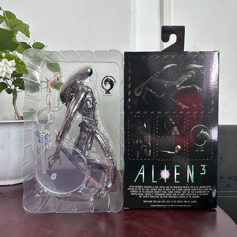 In Stock NECA Alien 3 Dog Alien Xenomorph Action Figure Alien vs