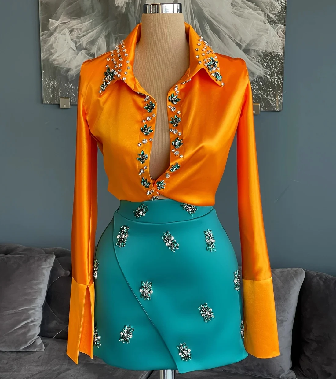 Orange Cocktail Dresses Sheath V-neck Long Sleeves Short Mini Satin Beaded Homecoming Dresses Haute Couture Customized