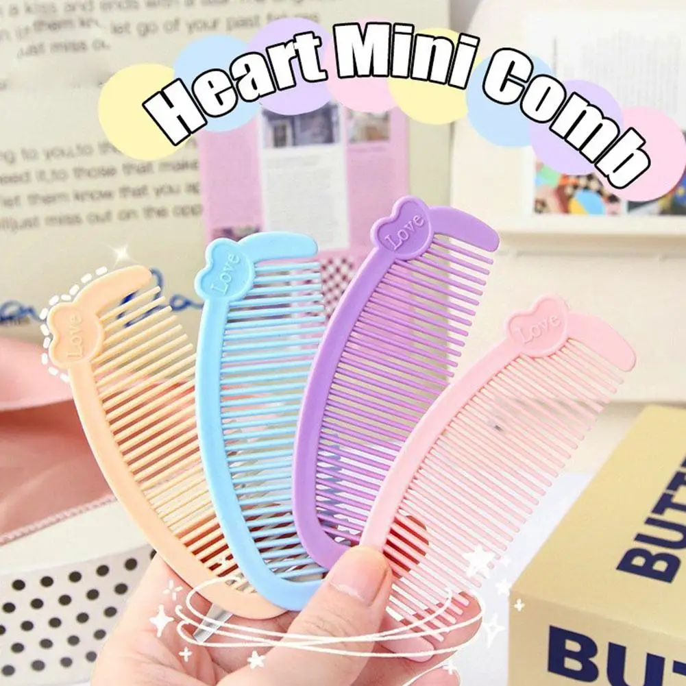 

1PCS Cartoon Mini Crescent Comb Cute Children's Small Comb Student Comb Hairdressing Gift Carrying Small Plastic I8R7
