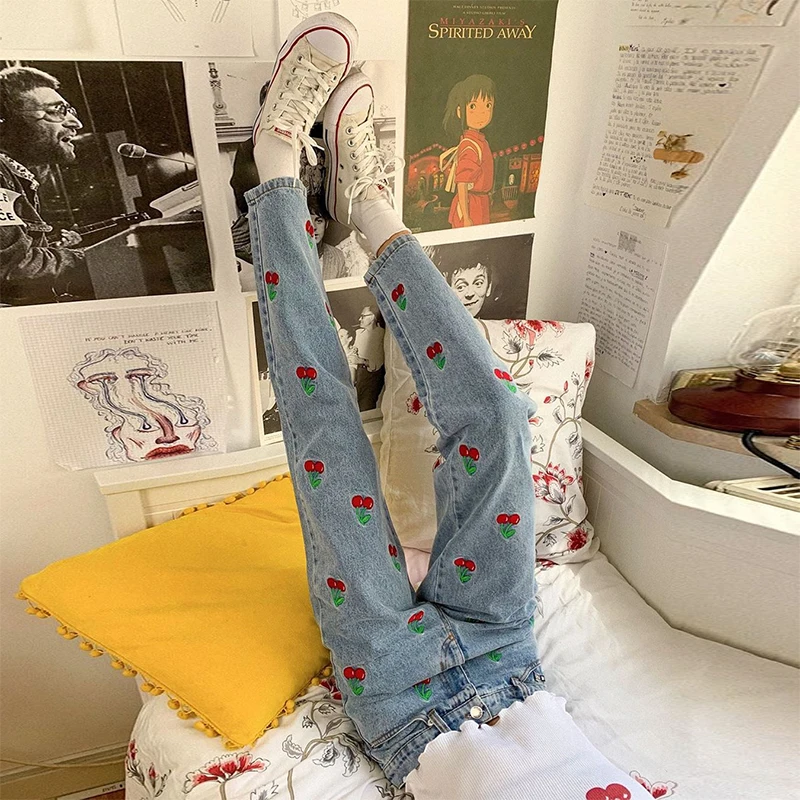 

2021 Autumn Cherry Pattern Jeans Women England Preppy Style 90s Streetwear Y2K Outfits High Waist Straight Denim Pants