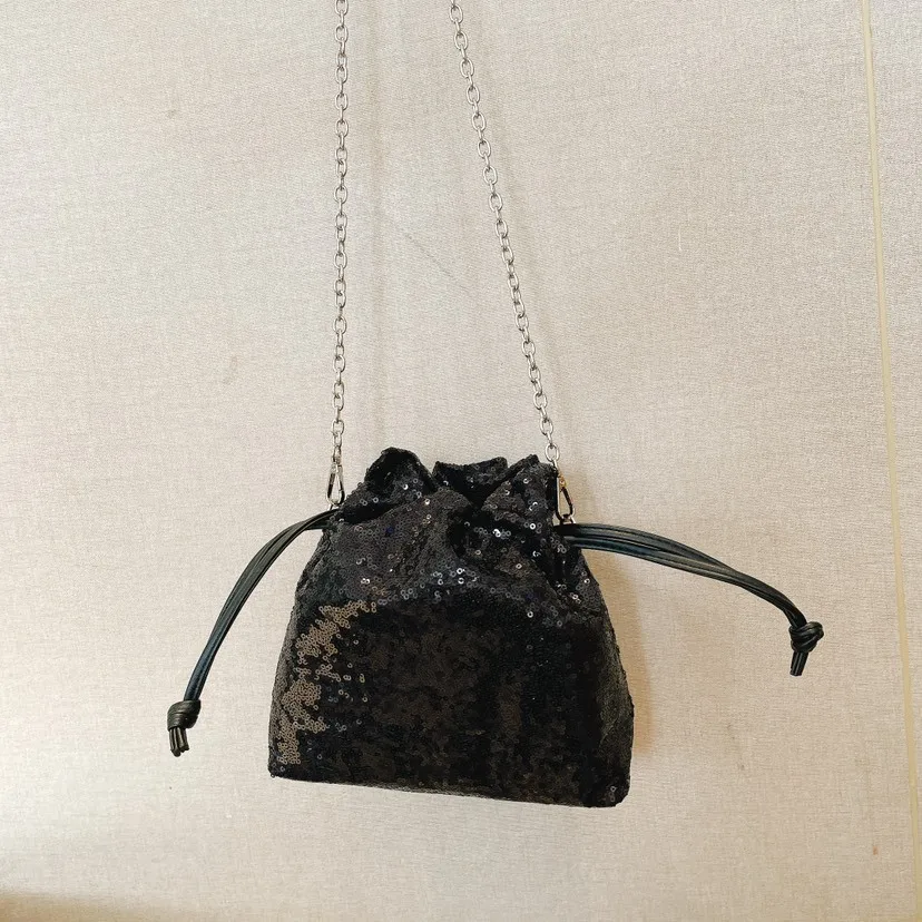 2024 New Korean Style Colorful Sequins Chain Bucket Bag for Women Fashionable and Fresh Single Shoulder Crossbody Bag