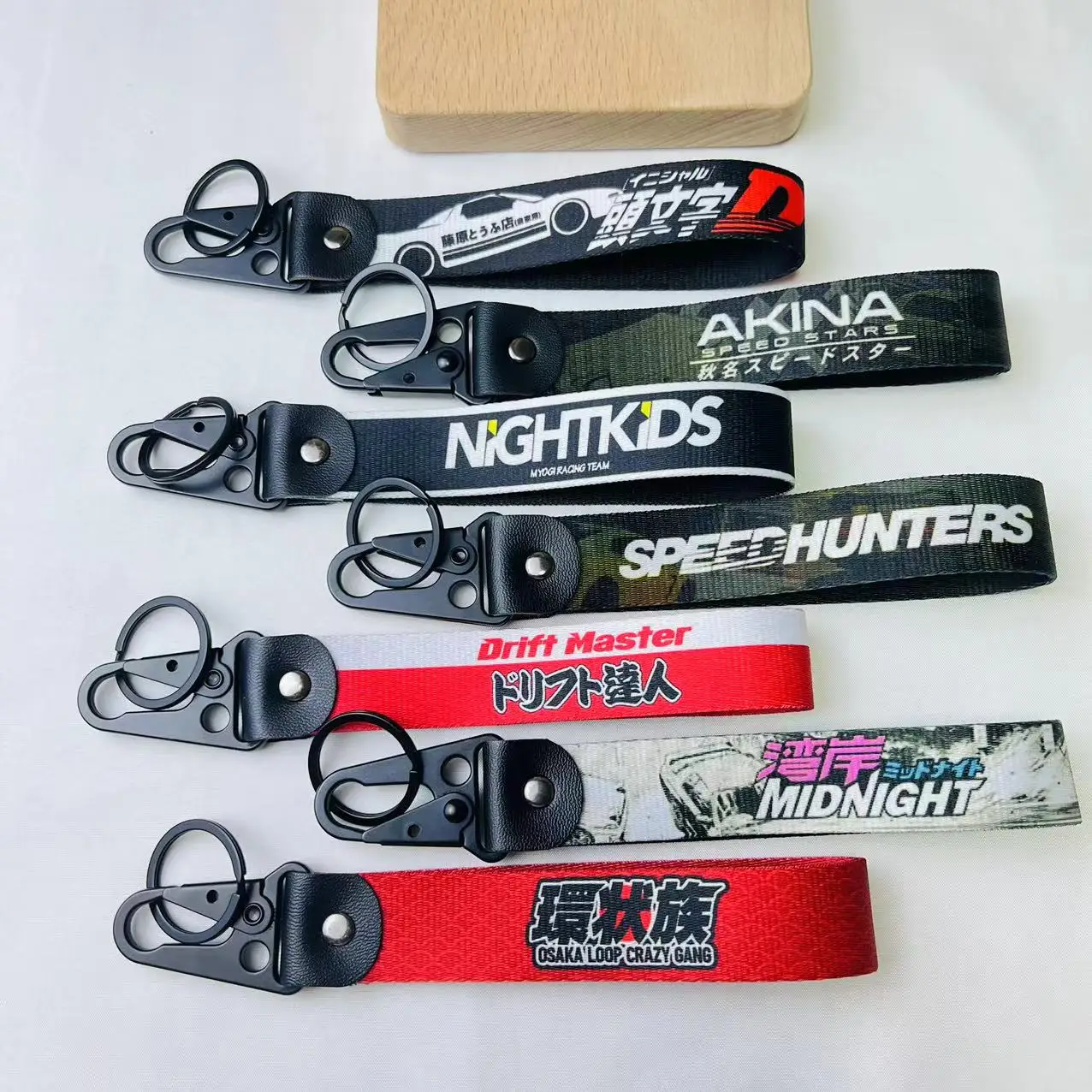 Брелок для автомобиля в стиле аниме «Осака» Брелок для автомобиля в стиле аниме «Осака»