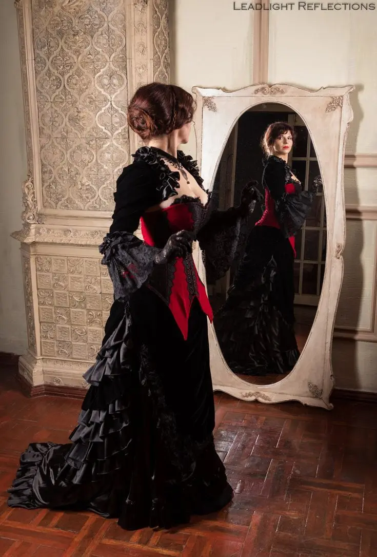 Vampire Gothic Wedding Dresses Velvet victorian style Corset Long