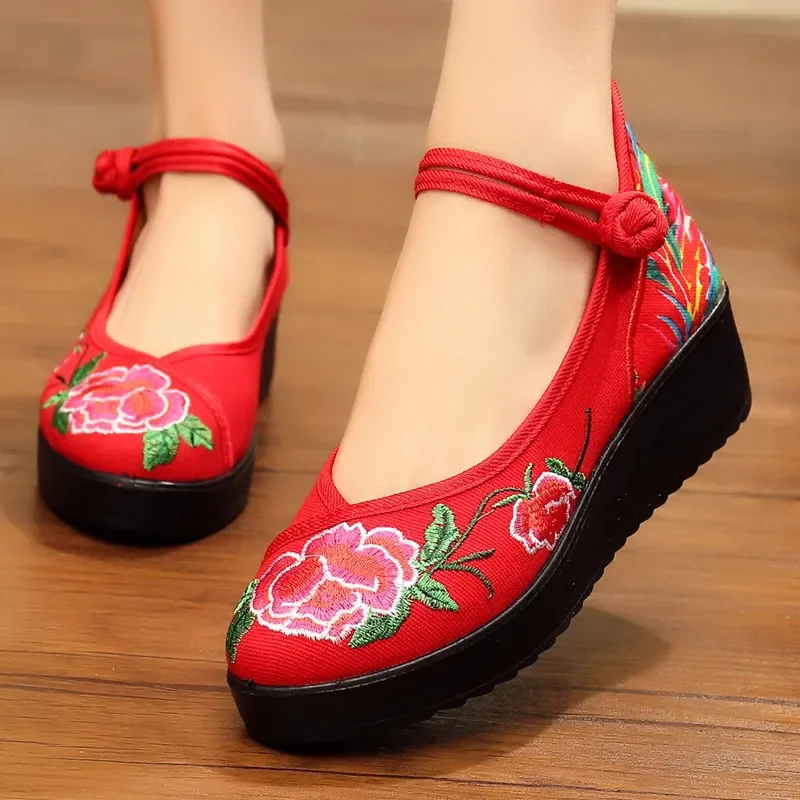 Sapatos femininas 여성 귀여운 달콤한 고품질 높이 증가 꽃 자수 신발 중국어 복고풍 댄스 로퍼 ha107