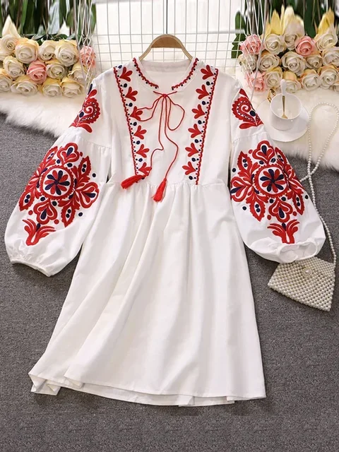 New Spring Autumn Women's Retro Ethnic Embroidered Dress Lantern Sleeves Bohemian Holiday Dress Women Tops GD678