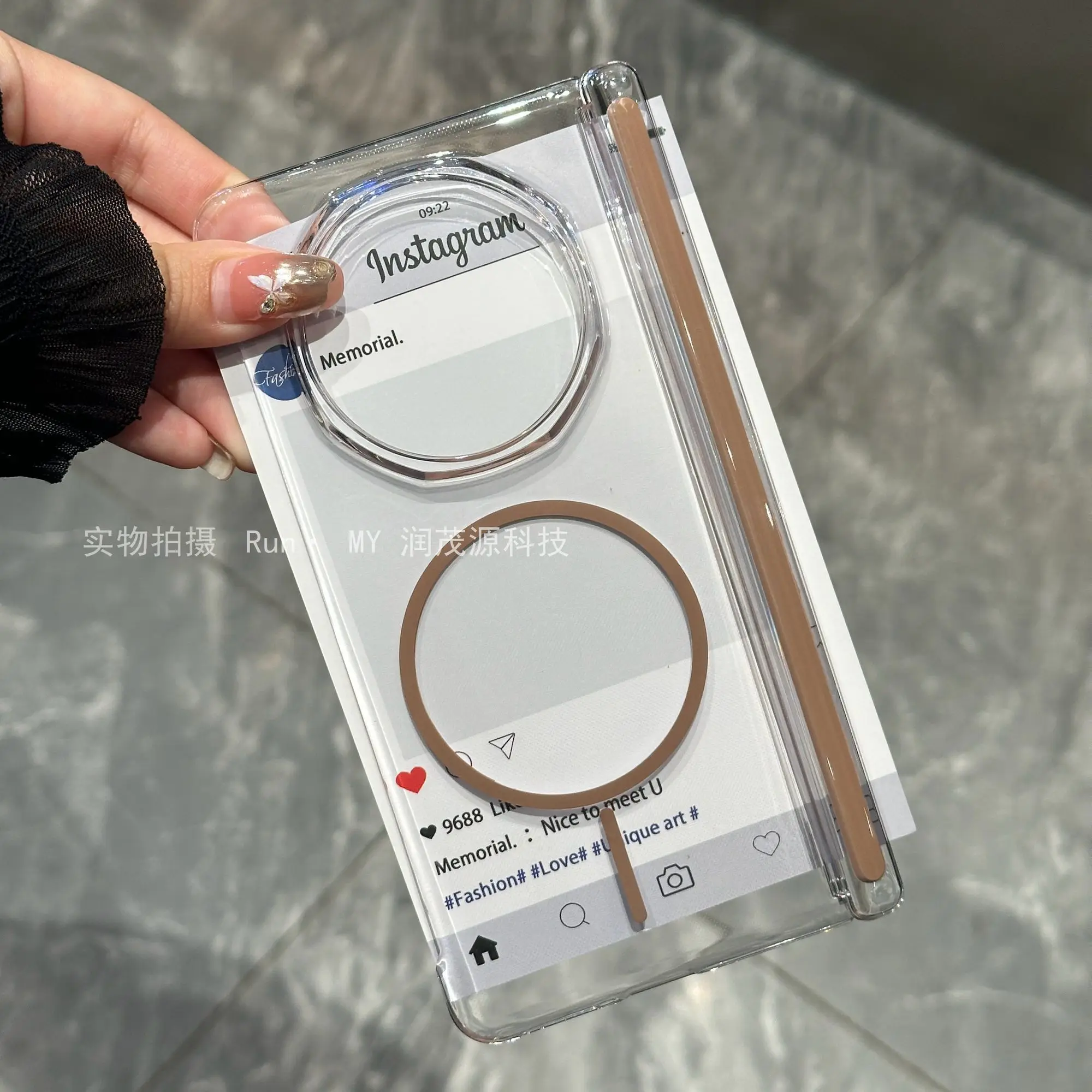 Transparent Magnetic Hinge Hard Back Cover with MagSafe Wireless Charging