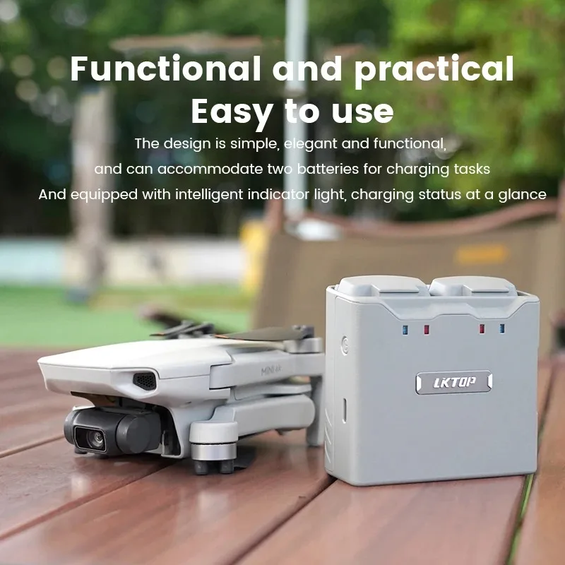 Chargeur bidirectionnel pour DJI Mini 4K/Mini 2/Mini 1, avec batterie insérée et indicateur LED vert allumé.