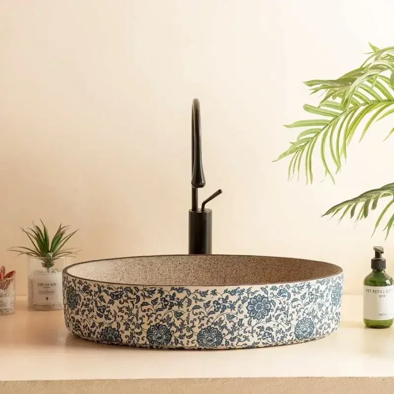 พอร์ซเลนสีฟ้าและสีขาวเซรามิคอ่างล้างหน้ารูปไข่ retro ระเบียงล้างมืออ่างล้างหน้าเดี่ยวห้องน้ําล้างหน้าห้องน้ําอ่างล้างจานอ่างล้างหน้า 1