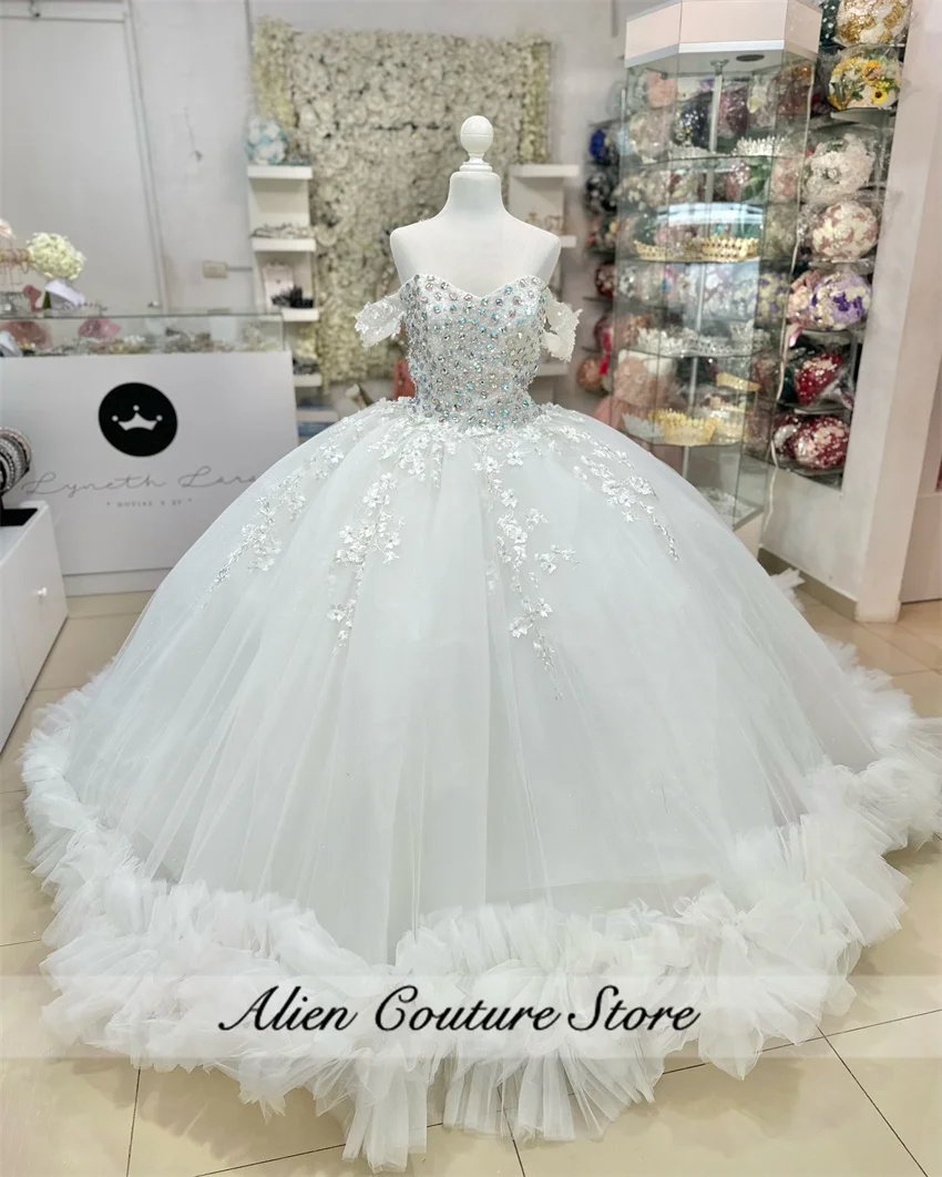 New Sparkly White Quinceanera Dresses Ball Gown Bead Diamonds Appliques Birthday Dress Vestidos Ruffles Tiered Customized
