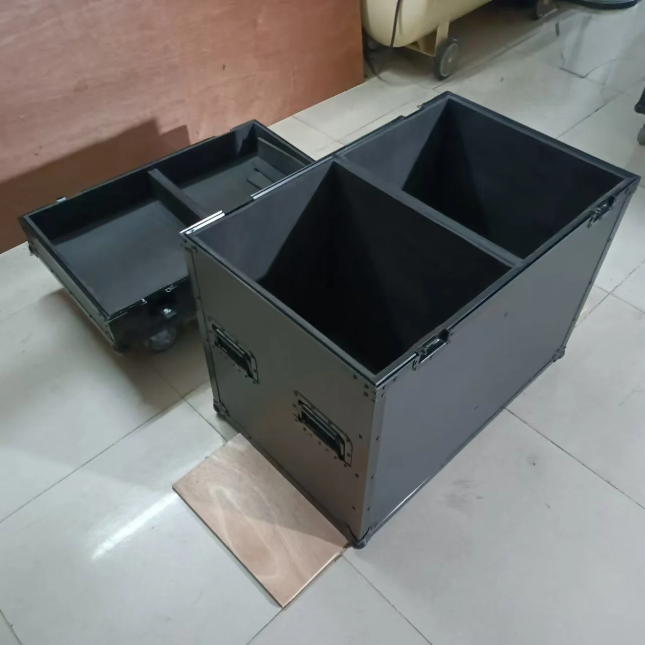 All Black One-mounted Two Air Box, 355*456*646MM Speaker Inside, Can Be Customized According To The Speaker Size 3