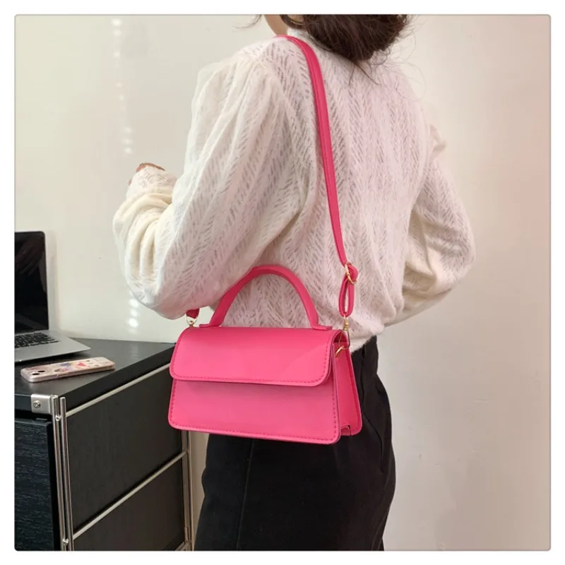 

Retro High-quality Shoulder Bag Handbag New Niche Design Female Shoulder Bag Portable Small Messenger Luxury Brand Crossbody Bag