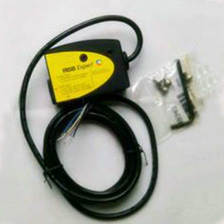 

Three-color sensor R58ECRGB1 is used to detect paper roll joint