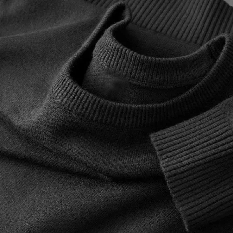 Autumn New Men's Long Sleeved Knitted Pullover Classic Round Neck Sweater Soft Casual Sweater Light Solid Color Sweater Men 3