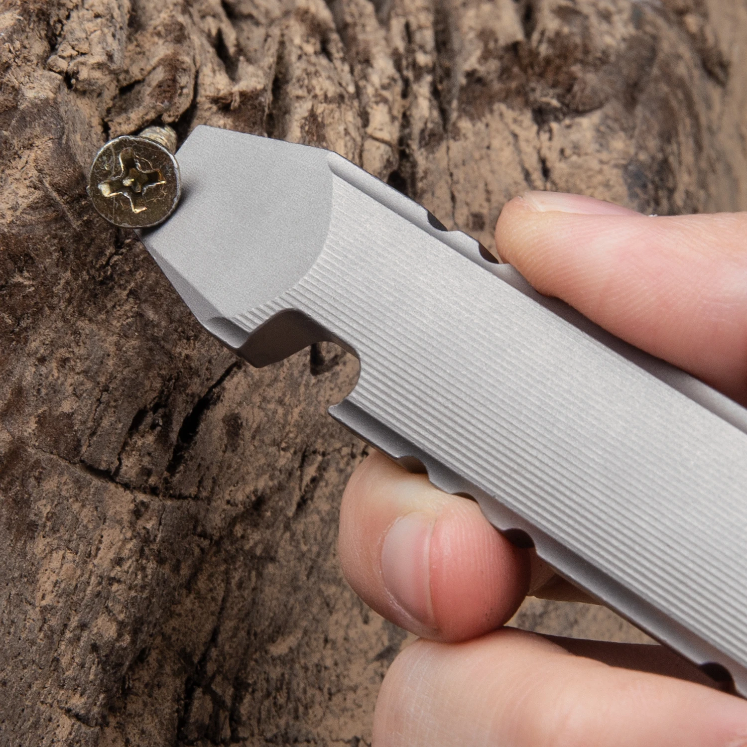 Multifunctional Tool Titanium Alloy Bottle Opener Outdoor Pocket Pry Bar New EDC