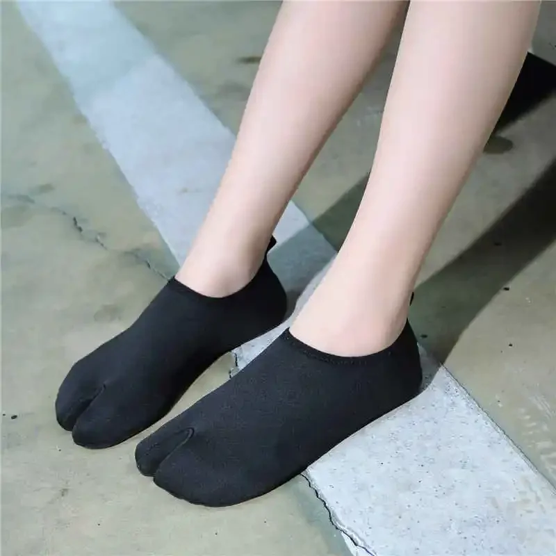 

Sandal Men Ladies Men's Leather Flip Flops Designer For Top Brand Mens Shoes Flat Loafers Without Heels Tennis 2023 Brands Mini