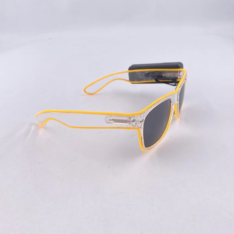 Drahtlose LED-Sonnenbrille, nur verheiratet, Braut-Accessoires, Hochzeit als Honig-Geschenk, Braut und Bräutigam, leuchtende Hochzeits-Herz-Brille – Detail 39