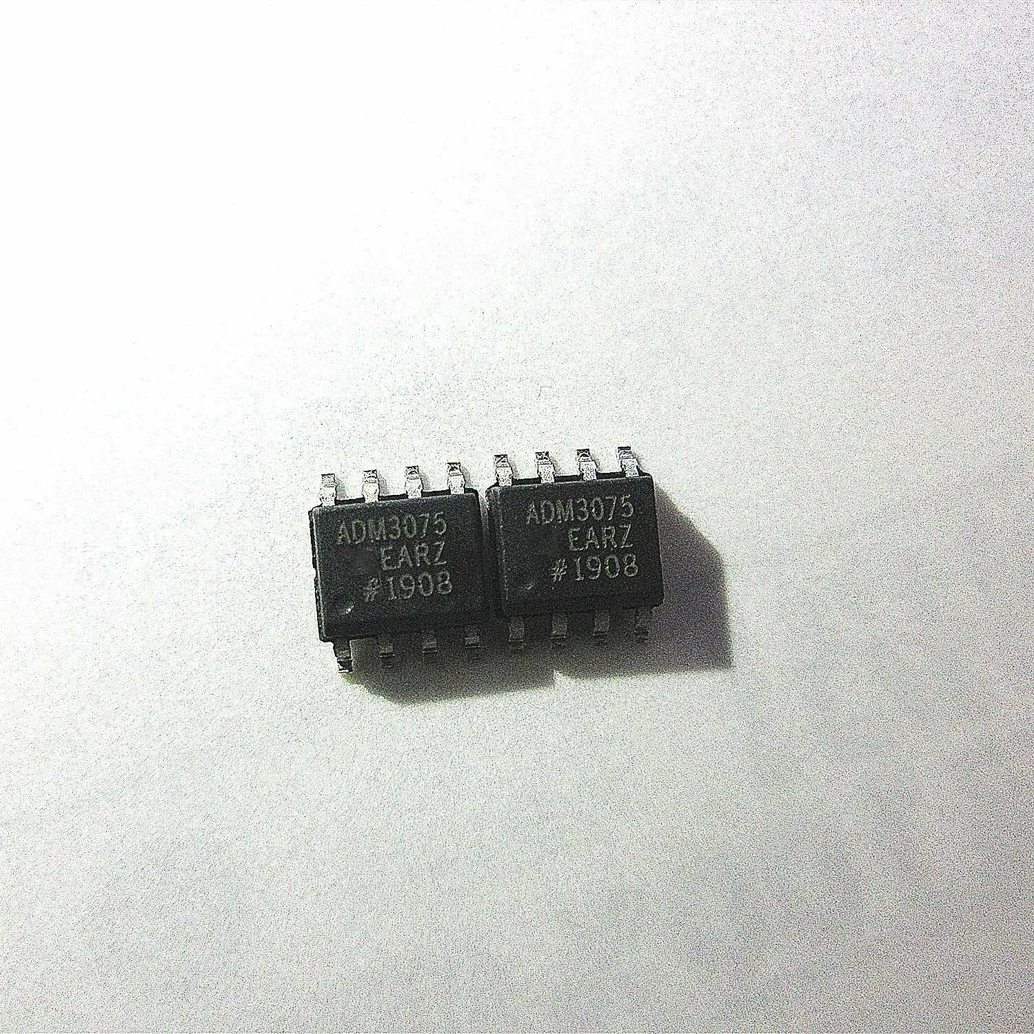 

Бесплатная доставка ADM3075EARZ ADM3075 SOP8 IC 10 шт.