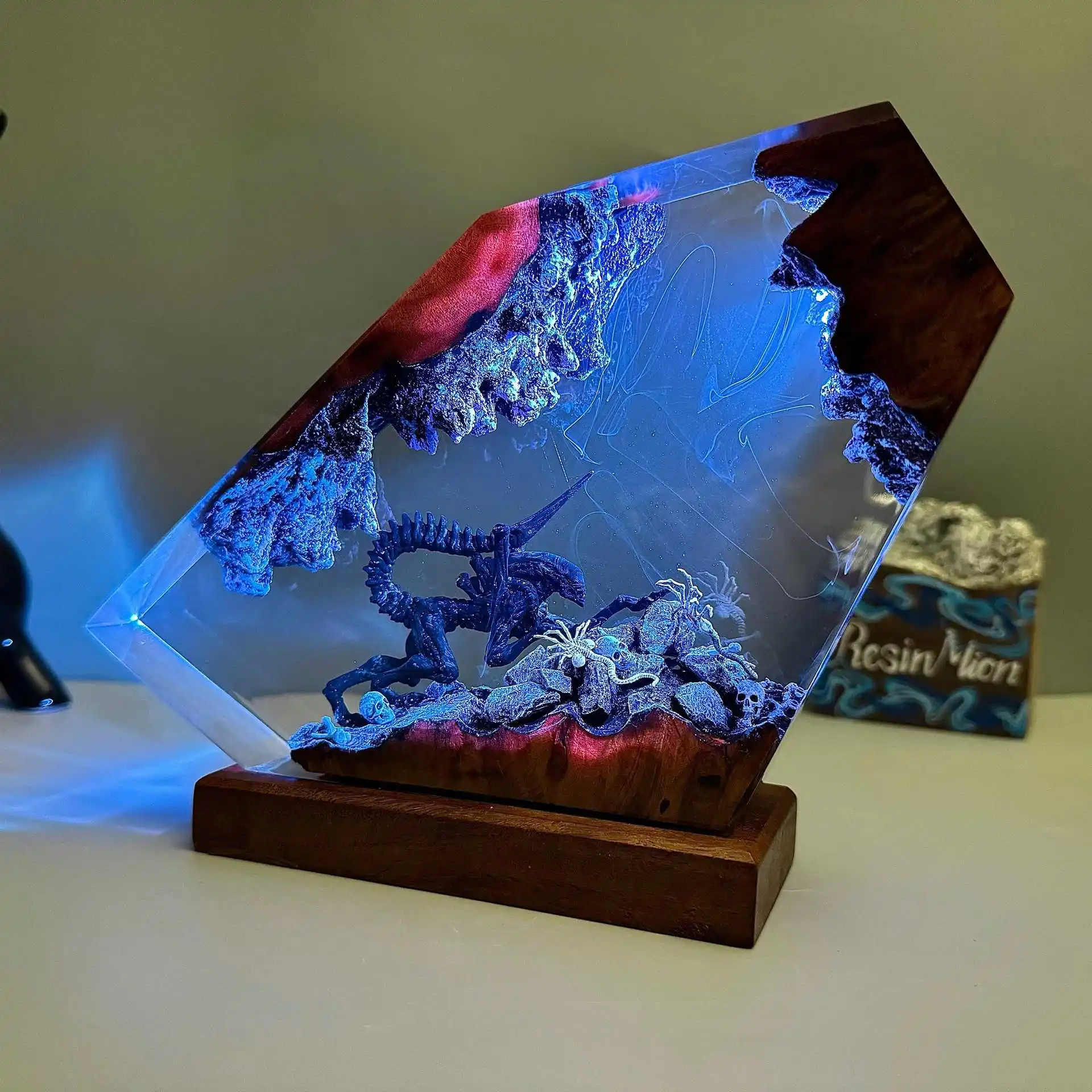 تحفة مصباح المخلوق الفضائي الراتنج مع ضوء الليل ال...