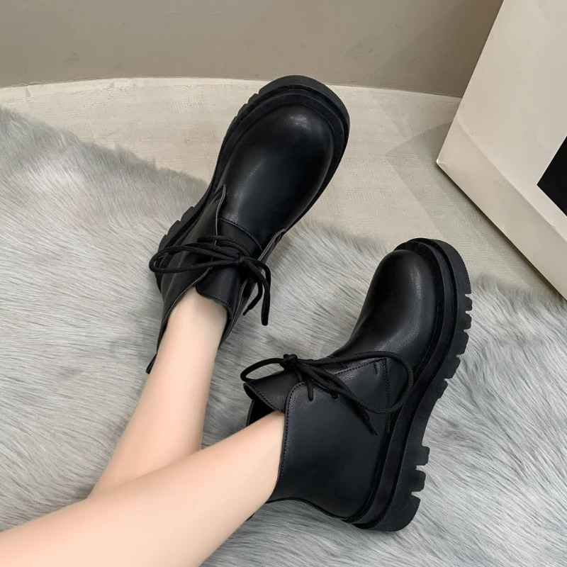 Women's Boots Casual Shoes Thick Sole Sneakers High Top Leather Breathable Outdoor Walking Non-Slip Fashion Designer Luxury 2023