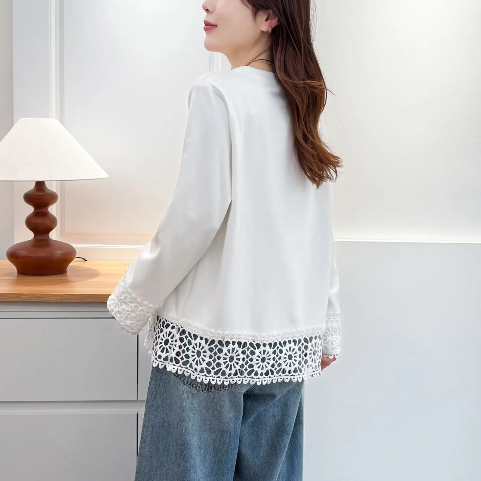 XXXXL Fashion Plus Size Women's T-Shirt New Autumn And Winter Style Lace Patchwork DE Velvet Warm Long Sleeved Tops 2551