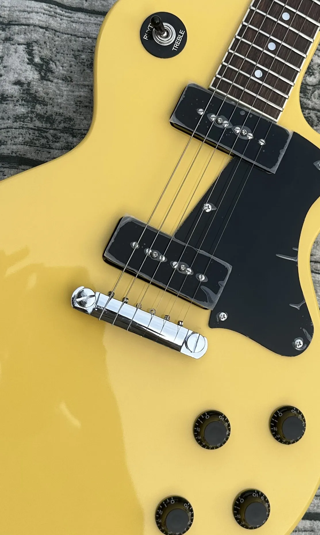 

Standard electric guitar, TV yellow, cream yellow, bright, cream white retro tuner, available, lightning package