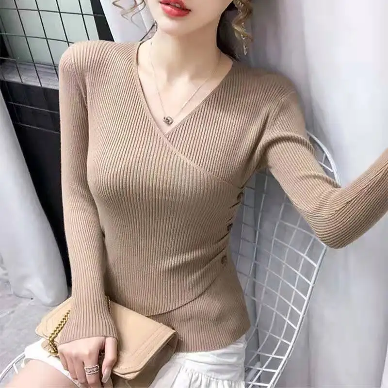 Elegant Fashion Temperament V-neck Knitted Pullovers for Women Sweaters 2022 New Solid Color Bottoming Shirt Buttons Korean Top