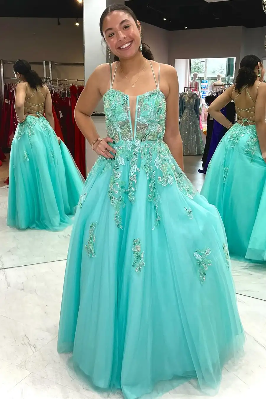

Aqua Blue Lace-Up Tulle Prom Dress with Appliques Exquisite Wedding Party Gowns Sleeveless Floor Length Party Dress
