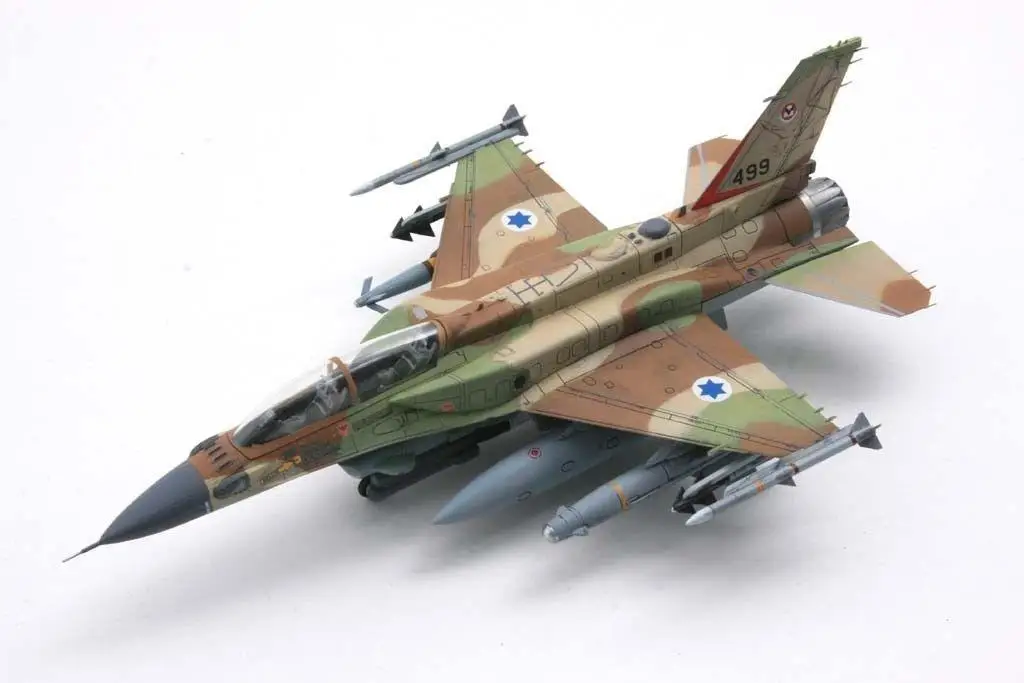 Kinetic K72001 1/72 Israeli F-16I Sufa (Storm) model kit