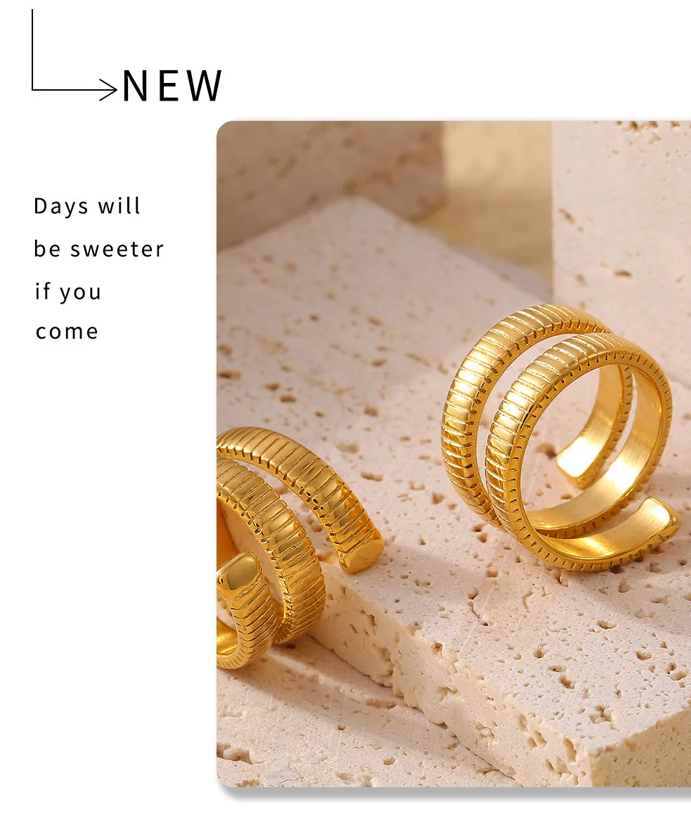 Neuer 3-Schichtiger Umrandeter Edelstahl-Ring mit Goldüberzug, Modischer Geometrischer Paarring für Dates, Farbechter Schmuck als Geschenk – Detail 8